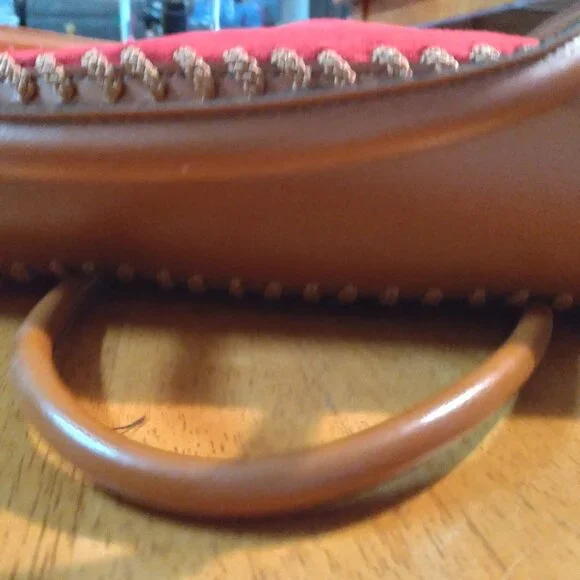 Winnie the Pooh and Tiger Plush Leather Purse (look at photos for call-out) - Picture 9 of 10